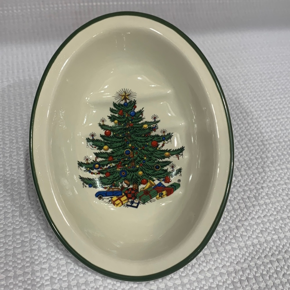 🔹Cuthbertson Christmas Tree  Soap Dish Made in England..